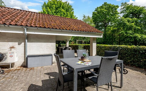 Antoinetta - 350M from the Sea: Buitenmeubels, Meubilair, Buitentafel, Schaduw, Stoel, Keuken En Eettafel, Patio, Tuin, Outdoor Structuur, Landscaping