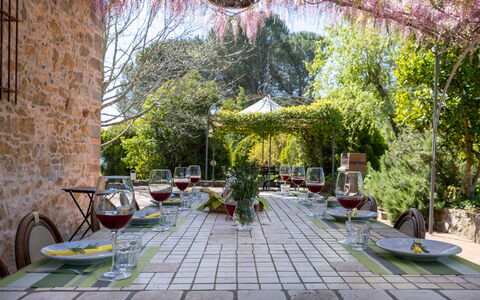 Il Leccio, Vinci, Private Pool and Tennis: Meubilair, Tafel, Stoel, Restaurant, Buitenmeubels, Buitentafel, Keuken En Eettafel, Tuin, Schaduw, Tafelkleed
