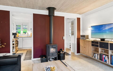 Niela - 400M from the Sea: Interieur Ontwerp, Flooring, Verdieping, Meubilair, Muur, Hout, Plafond, Kamer, Houten Vloer, Huishoudapparatuur