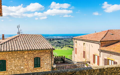 Il Sogno Toscano: Lucht, Blauw, Muur, Horizon, Dorp, Stenen Muur, Stock Fotografie
