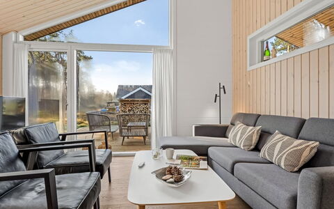 Frudde - 500M from the Sea: Hout, Interieur Ontwerp, Bankstel, Flooring, Woonkamer, Verdieping, Huis, Meubilair, Kamer