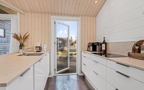 Frudde - 500M from the Sea: Hout, Flooring, Houten Vloer, Verdieping, Hardwood, Countertop, Beits, Plank, Laminaatvloer, Keuken