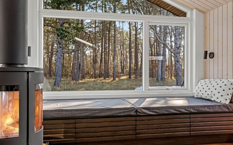 Frudde - 500M from the Sea: Flooring, Hout, Interieur Ontwerp, Verdieping, Houten Vloer, Meubilair, Huis, Beits, Hardwood, Woonkamer