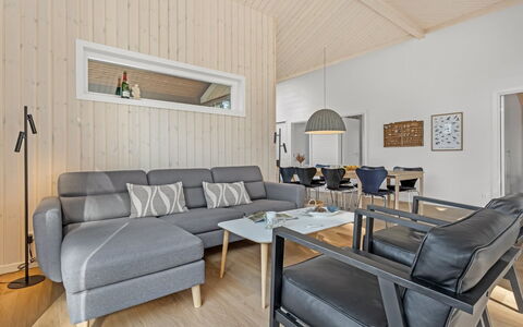 Frudde - 500M from the Sea: Interieur Ontwerp, Flooring, Hout, Meubilair, Verdieping, Bankstel, Houten Vloer, Woonkamer, Plafond, Huis