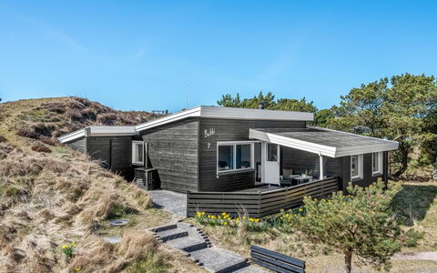 Aiden - 650M from the Sea: Meubilair, Hout, Interieur Ontwerp, Flooring, Verdieping, Stoel, Kamer, Plafond, Woonkamer, Appartement