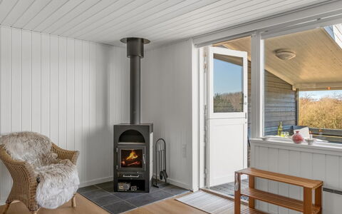 Aiden - 650M from the Sea: Meubilair, Hout, Interieur Ontwerp, Flooring, Verdieping, Stoel, Kamer, Plafond, Woonkamer, Appartement