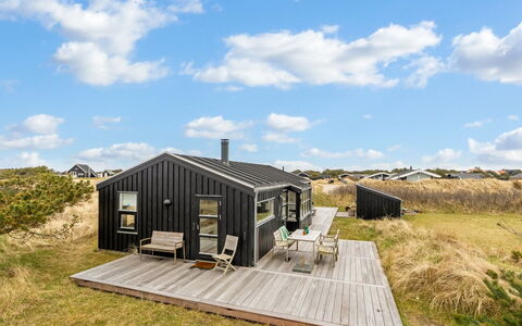 Enni - 350M from the Sea: Meubilair, Hout, Interieur Ontwerp, Flooring, Verdieping, Stoel, Kamer, Plafond, Woonkamer, Appartement