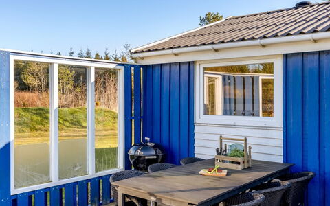Nedzad - 500M from the Sea: Huis, Dak, Huis, Verblijf, Struik, Groundcover, Landgoed, Boerderij, Siding, Garden Gebouwen