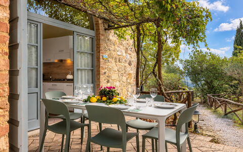 Casa Stella Serena, Casole D'Elsa, Pool: Meubilair, Keuken En Eettafel, Stoel, Tafel, Tableware, Buitenmeubels, Buitentafel, Restaurant, Eetkamer, Tafelkleed