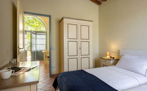 Casa Stella Serena, Casole D'Elsa, Pool: Muur, Interieur Ontwerp, Plafond, Verdieping, Slaapkamer, Kamer, Flooring, Huis, Bed, Meubilair