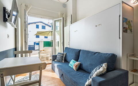 Iduski Ayzea: Flooring, Interieur Ontwerp, Meubilair, Appartement, Verdieping, Kamer, Plafond, Bankstel, Woonkamer