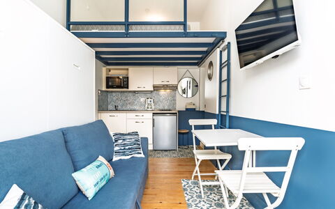 Iduski Ayzea: Meubilair, Appartement, Stapelbed, Hoofdkussen, Beits, Slaapkamer, Bed, Hotel, Aluminium, Linens