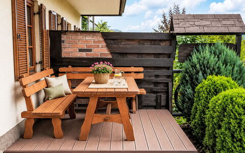 Klippitztörl 8: Meubilair, Hout, Buitenmeubels, Tafel, Buitentafel, Hardwood, Beits, Bloempot, Dek, Tuin