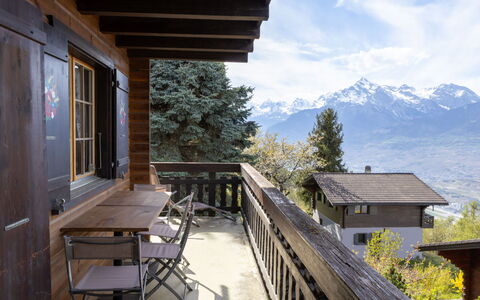 Chalet le Trèfle: Hout, Bergketen, Veranda, Heuvel, Huis, Verblijf, Vallei, Heuvel Station, Ridge, Alpen
