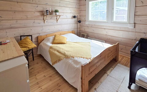 Sirula: Meubilair, Bed, Slaapkamer, Hout, Interieur Ontwerp, Flooring, Verdieping, Huis, Kamer, Plafond