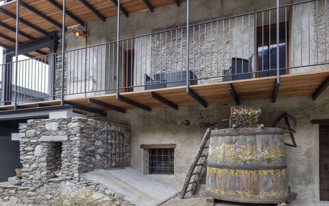 Valtellina 646: Water, Boom, Zwembad, Toevlucht, Tuin, Eco Hotel, Schaduw, Landscaping, Tropen