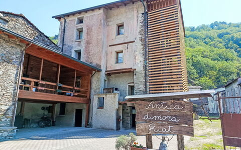 Valtellina 646: Water, Boom, Zwembad, Toevlucht, Tuin, Eco Hotel, Schaduw, Landscaping, Tropen