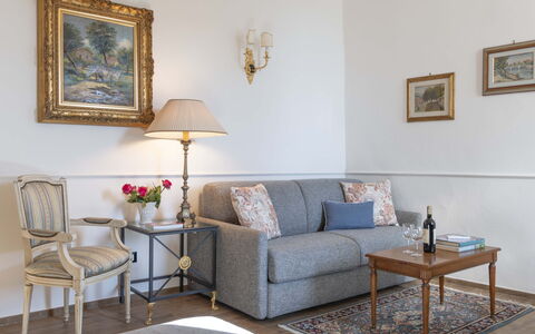 Maison D'Alice: Meubilair, Interieur Ontwerp, Bankstel, Woonkamer, Kamer, Flooring, Fotolijst, Tafel, Textiel, Verdieping