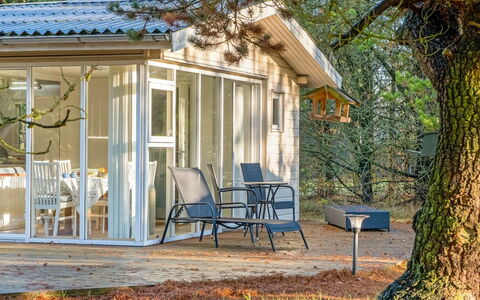 Neval - 150M from the Sea: Hout, Tuin, Backyard, Land Lot, Huis, Dak, Schaduw, Dek, Hardwood, Werf