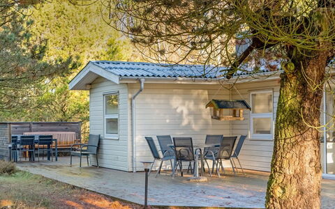 Neval - 150M from the Sea: Hout, Tuin, Backyard, Land Lot, Huis, Dak, Schaduw, Dek, Hardwood, Werf
