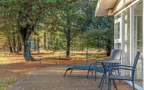 Neval - 150M from the Sea: Hout, Tuin, Backyard, Land Lot, Huis, Dak, Schaduw, Dek, Hardwood, Werf