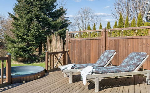 Emelita - 1.1Km from the Sea: Huis, Verblijf, Veranda, Siding, Boerderij, Outdoor Structuur
