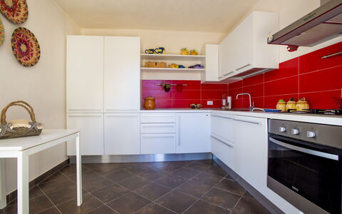 Tenuta Renna: Keuken, Countertop, Toestel Van De Keuken, Interieur Ontwerp, Flooring, Major Appliance, Cabinetry, Meubilair, Verdieping, Huis