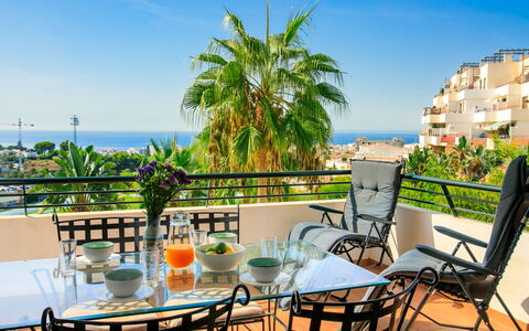 Nerja Center View: Meubilair, Stoel, Appartement, Balkon, Toevlucht, Buitenmeubels, Schaduw, Eco Hotel, Paraplu