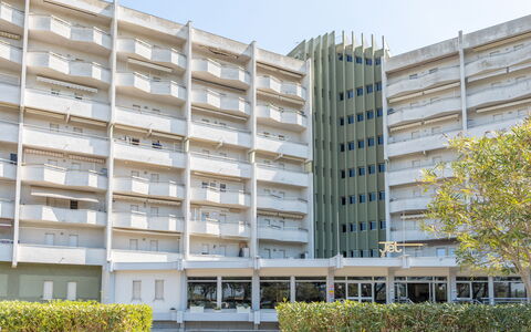 Suite Riviera: Gebouw, Dag, Appartement, Stad, Stedelijk Gebied, Facade, Commercieel Gebouw, Grootstedelijk Gebied, Architectuur