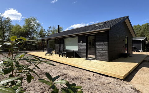 Gizelle - 200M from the Sea: Huis, Verblijf, Huis, Dak, Siding, Garden Gebouwen, Schuur, Blokhut, Fiets