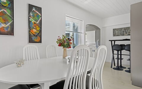 Bisera - 3Km from the Sea: Dak, Huis, Huis, Verblijf, Deur, Siding, Dek, Veranda, Plank, Hardwood
