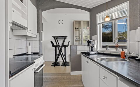 Bisera - 3Km from the Sea: Dak, Huis, Huis, Verblijf, Deur, Siding, Dek, Veranda, Plank, Hardwood