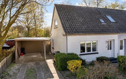 Bisera - 3Km from the Sea: Dak, Huis, Huis, Verblijf, Deur, Siding, Dek, Veranda, Plank, Hardwood