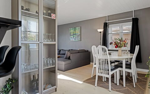 Bisera - 3Km from the Sea: Dak, Huis, Huis, Verblijf, Deur, Siding, Dek, Veranda, Plank, Hardwood