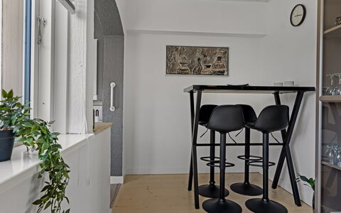 Bisera - 3Km from the Sea: Dak, Huis, Huis, Verblijf, Deur, Siding, Dek, Veranda, Plank, Hardwood