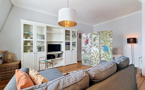 The Historic Sea Suite: Meubilair, Interieur Ontwerp, Flooring, Verdieping, Muur, Bankstel, Kamer, Hout, Woonkamer, Plafond