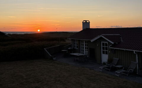 Ovine - 200M from the Sea: Lucht, Schemer, Huis, Zonsondergang, Dak, Afterglow, Verblijf, Huis, Zonsopkomst, Avond