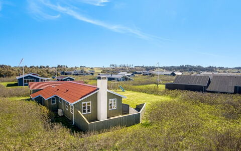 Ovine - 200M from the Sea: Gras, Huis, Dak, Huis, Landelijk Gebied, Architectuur, Verblijf, Land Lot, Landschap, Plain