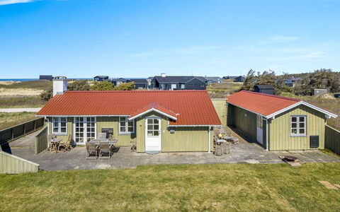 Ovine - 200M from the Sea: Hout, Huis, Verblijf, Huis, Dak, Landelijk Gebied, Siding, Blokhut, Garden Gebouwen, Hardwood