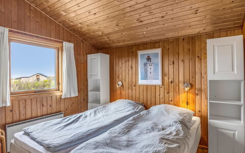 Alea - 150M from the Sea: Hout, Slaapkamer, Huis, Huis, Bed, Bedding, Laken, Plafond, Verblijf, Bed Frame