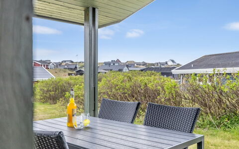Alea - 150M from the Sea: Meubilair, Veranda, Dak, Buitenmeubels, Stoel, Huis, Schaduw, Balkon, Buitentafel, Glas
