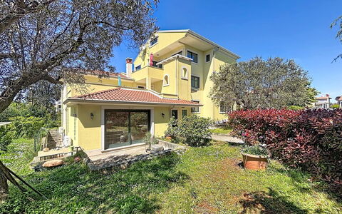 Rovinj 146: Zwembad, Hotel, Balkon