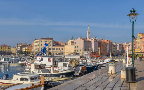 Rovinj 146: Zwembad, Hotel, Balkon