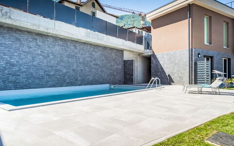 Casa Bel Lago: Zwembad, Samengesteld Materiaal, Toevlucht, Tegel, Beton, Schaduw, Hotel, Villa, Binnenplaats, Buitenmeubels