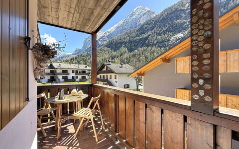 Casa Arnica: Bergketen, Hardwood, Beits, Vallei, Alpen, Bergdorp, Timmerhout, Multiplex, Plank, Balkon