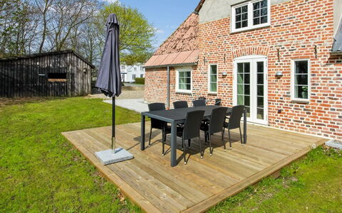 Farah - 25Km from the Sea: Meubilair, Hout, Interieur Ontwerp, Flooring, Verdieping, Stoel, Kamer, Plafond, Woonkamer, Appartement