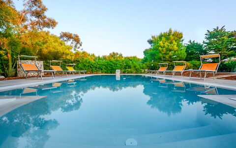 Villa Margherita: Blauw, Zwembad, Toevlucht, Buitenmeubels, Reflectie, Eco Hotel, Vrije Tijd, Badplaats, Tropen, Hotel