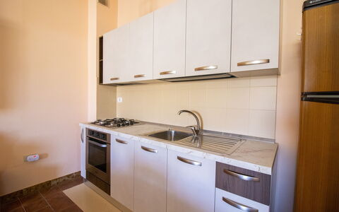Elena'S House in Otranto: Major Appliance, Flooring, Interieur Ontwerp, Toestel Van De Keuken, Hout, Keuken, Verdieping, Countertop, Cabinetry, Gootsteen