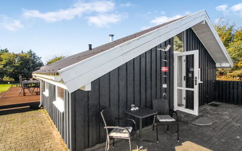 Arman - 900M from the Sea: Meubilair, Hout, Interieur Ontwerp, Flooring, Verdieping, Stoel, Kamer, Plafond, Woonkamer, Appartement