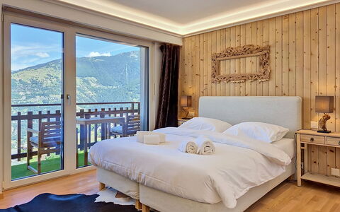 Balcon des Alpes 24: Interieur Ontwerp, Slaapkamer, Meubilair, Huis, Bed, Bedding, Laken, Kamer, Bed Frame, Appartement